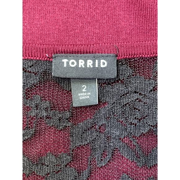 Torrid Sweater Size 2 Burgundy Black Knit Back Lace Pullover Relaxed Fit - Picture 10 of 10